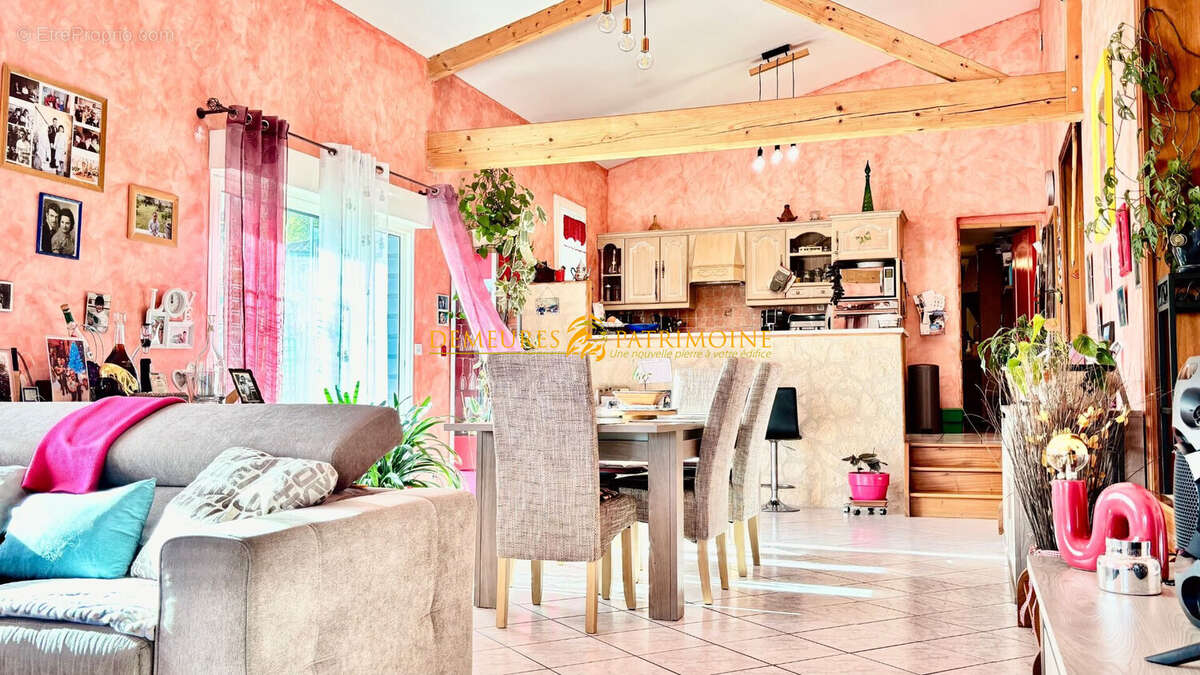 Maison à CHAMPAGNE-VIGNY