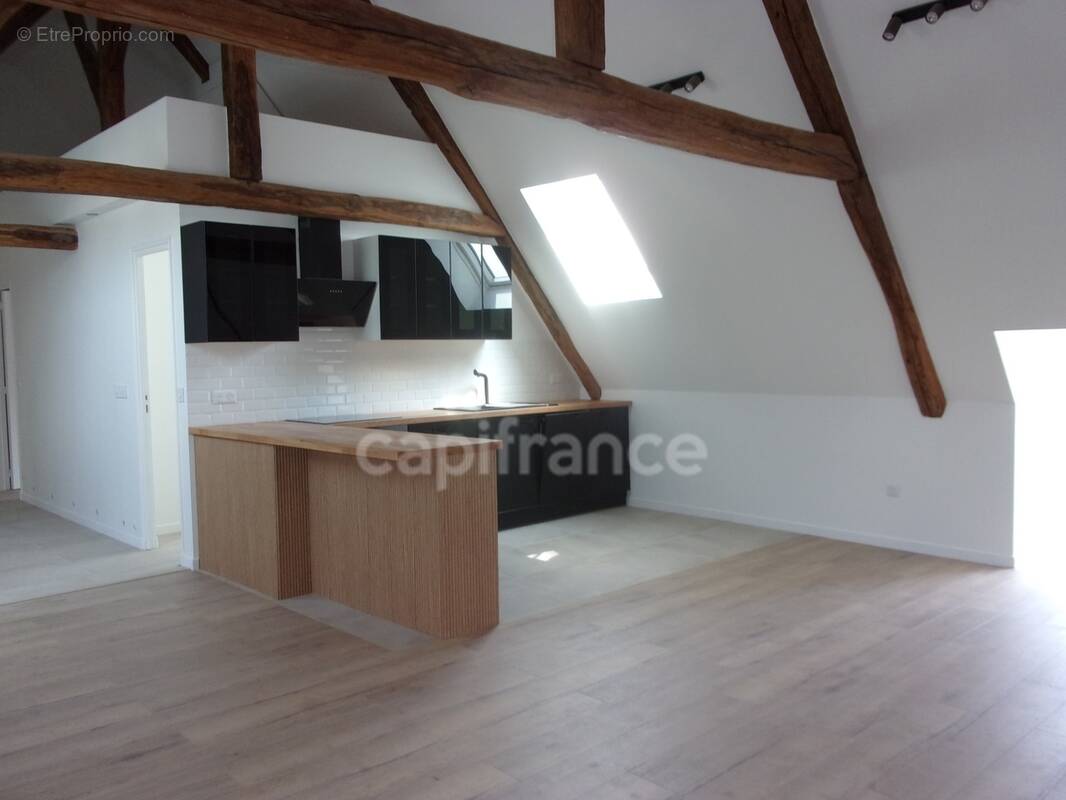 Appartement à MOUY