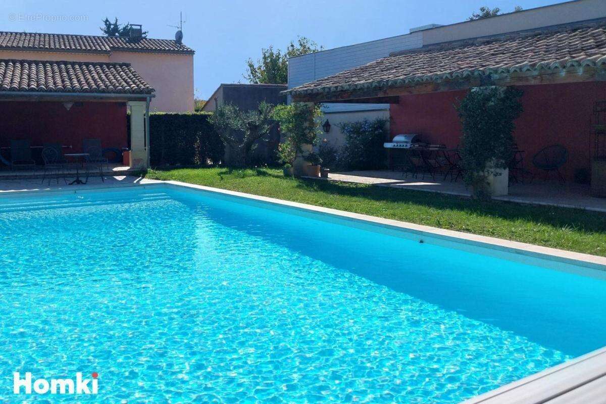 Maison à MONTAREN-ET-SAINT-MEDIERS