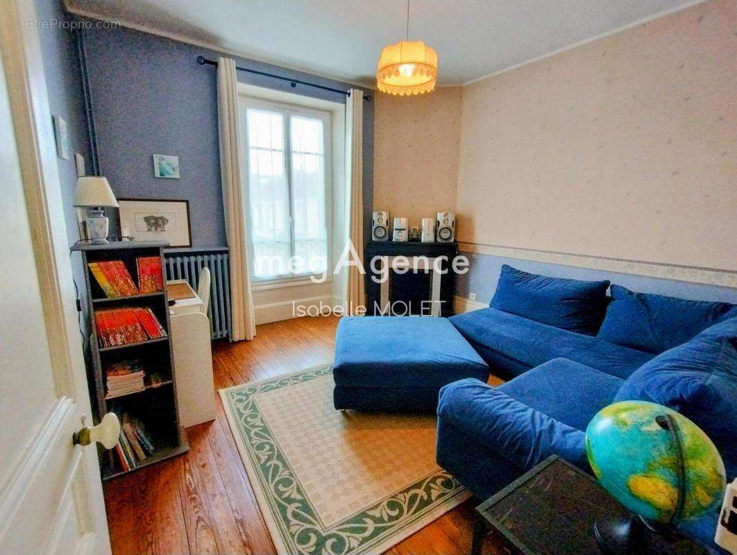 Maison de caractère, beaux volumes, 9 pièces, box - photo 9