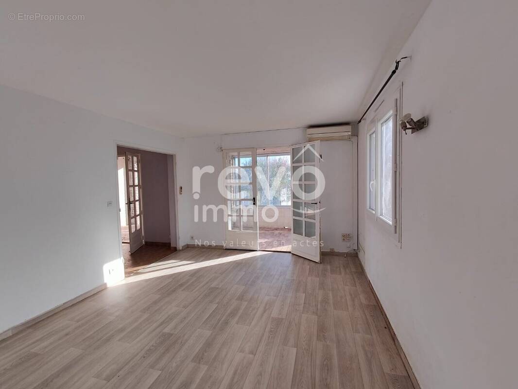 Maison à LA BAUME-DE-TRANSIT