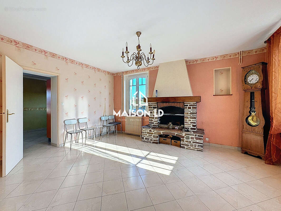 Maison à SAINT-PIERRE-SUR-DIVES