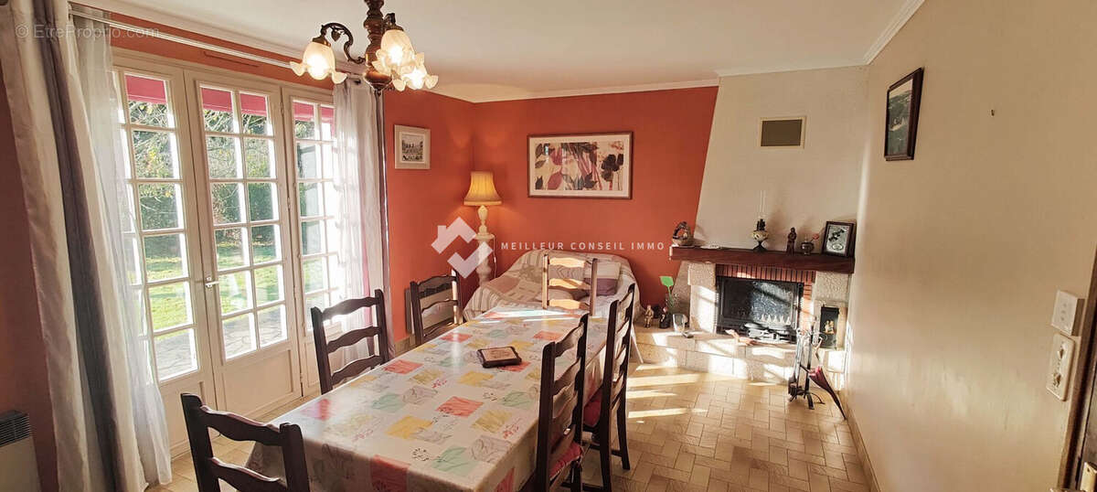 Maison à CAUREL