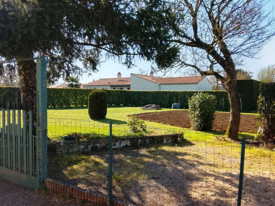 Photo 7 - Maison à SAINT-MARTIN-DE-FRAIGNEAU