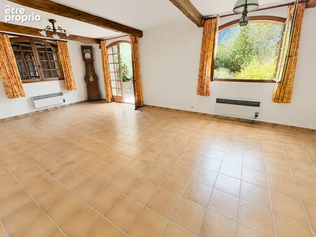 Maison 6 pièces, 4 chambres, Vue dégagée - Toulon Ouest Les Arènes - photo 4