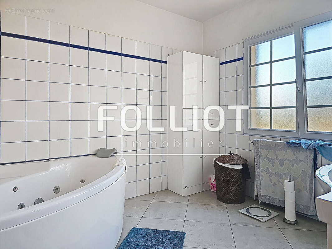 Maison à OUISTREHAM