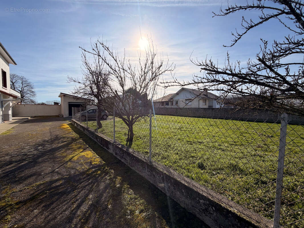 Maison à JUILLAN