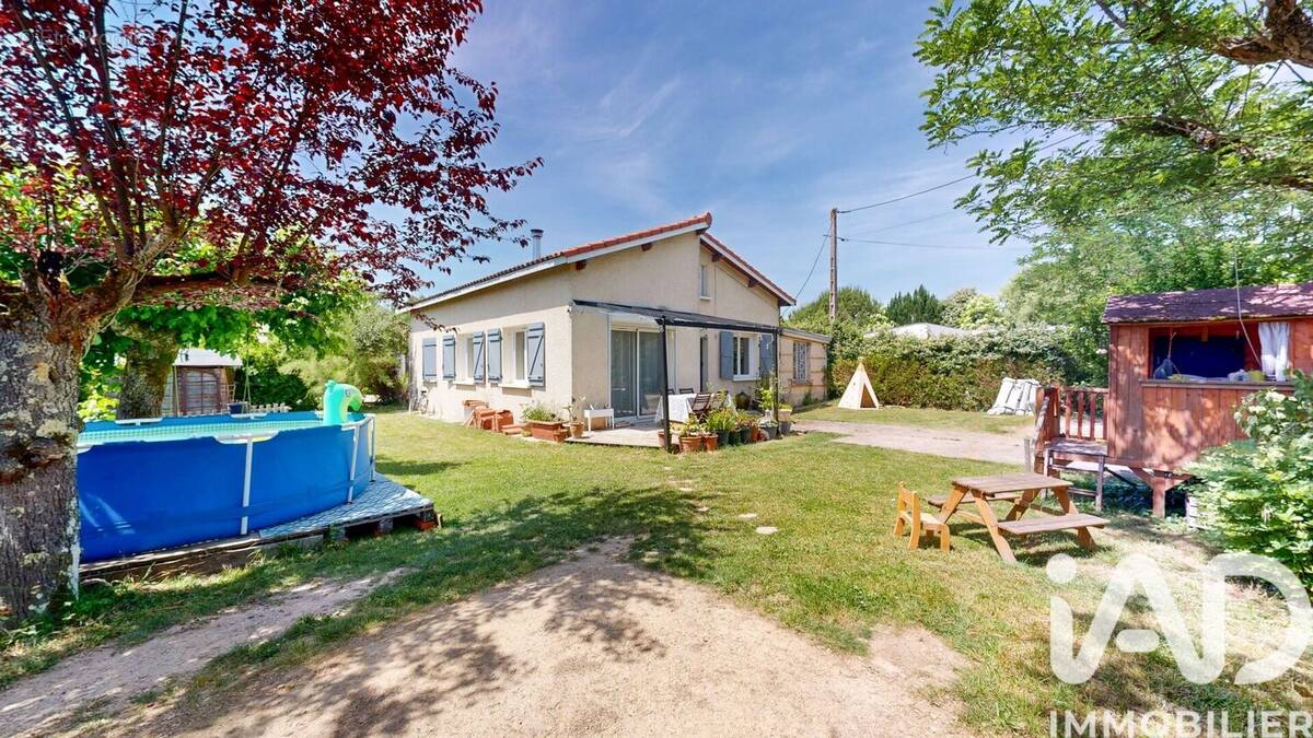 Photo 1 - Maison à SAINT-SULPICE