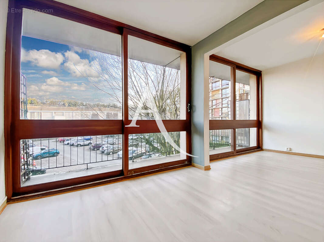 Appartement à FONTENAY-LE-FLEURY