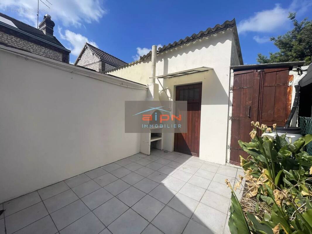 Maison à SAINT-ETIENNE-DU-ROUVRAY