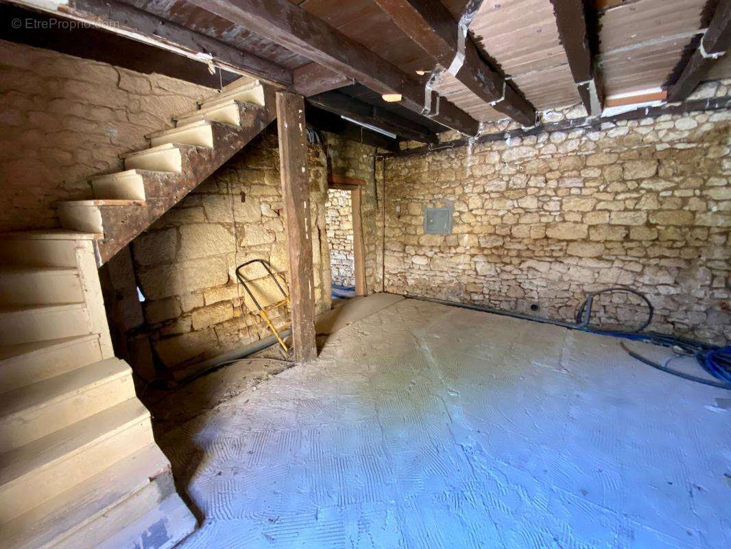 Maison à LES EYZIES-DE-TAYAC-SIREUIL