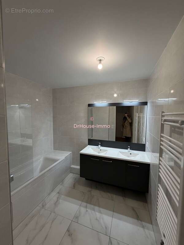 Appartement à SAINT-MAUR-DES-FOSSES