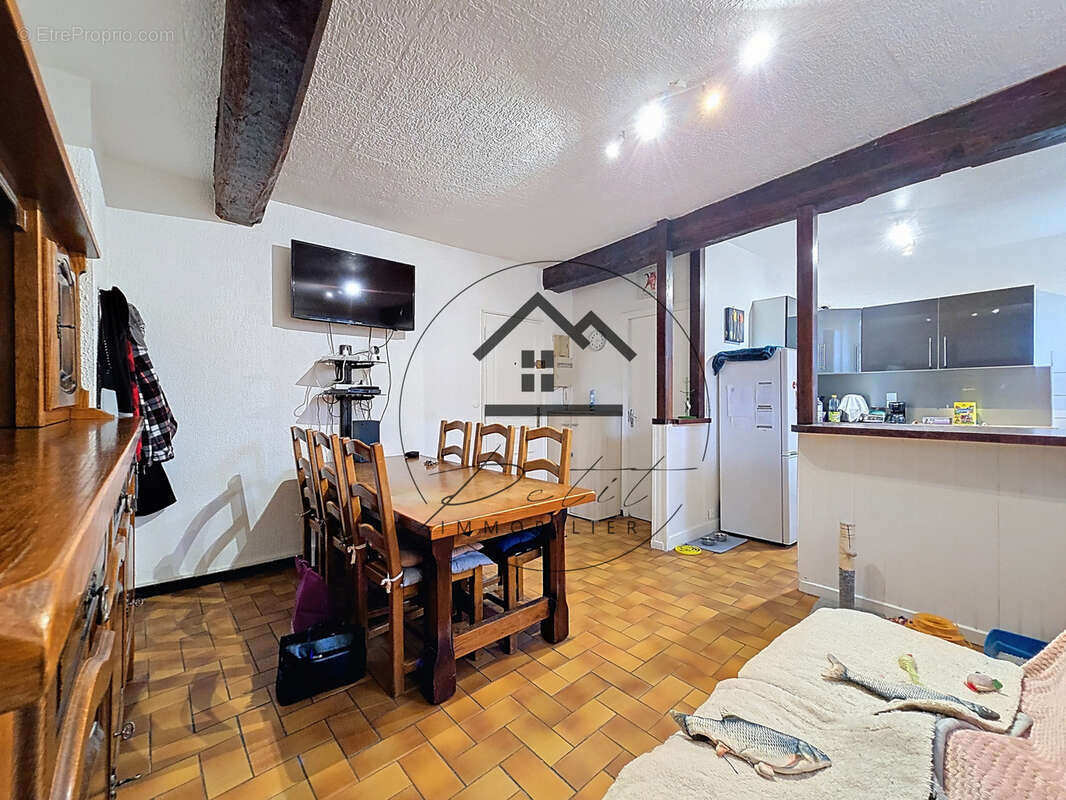 Appartement à MOUY
