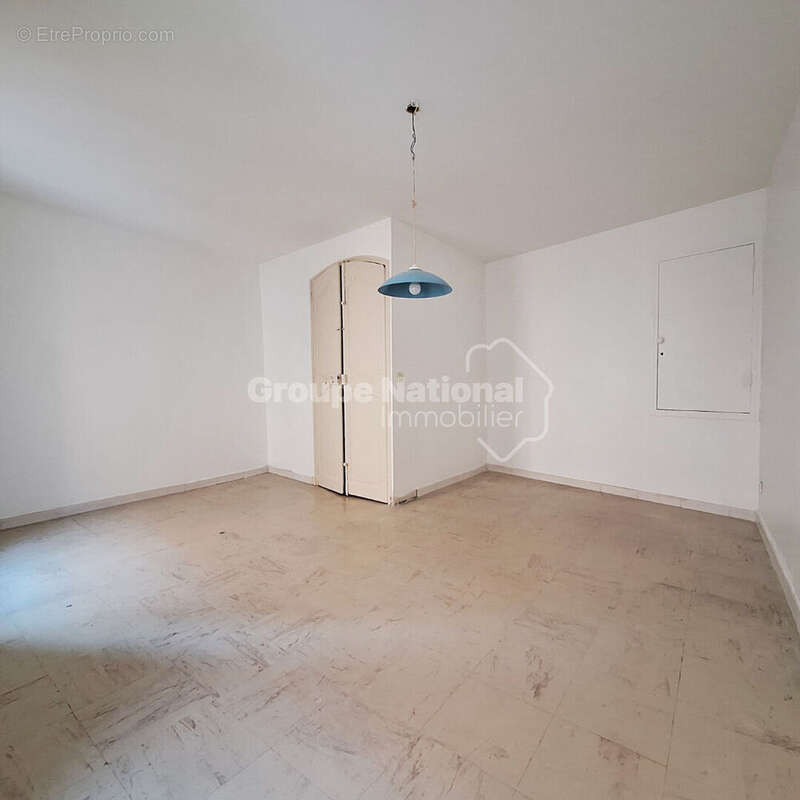 Maison à SAINT-CHAMAS