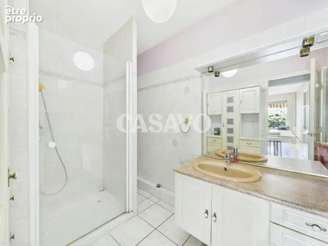 Vente Appartement 4 pièces de 80m² - 38290 La Verpillière - photo 7