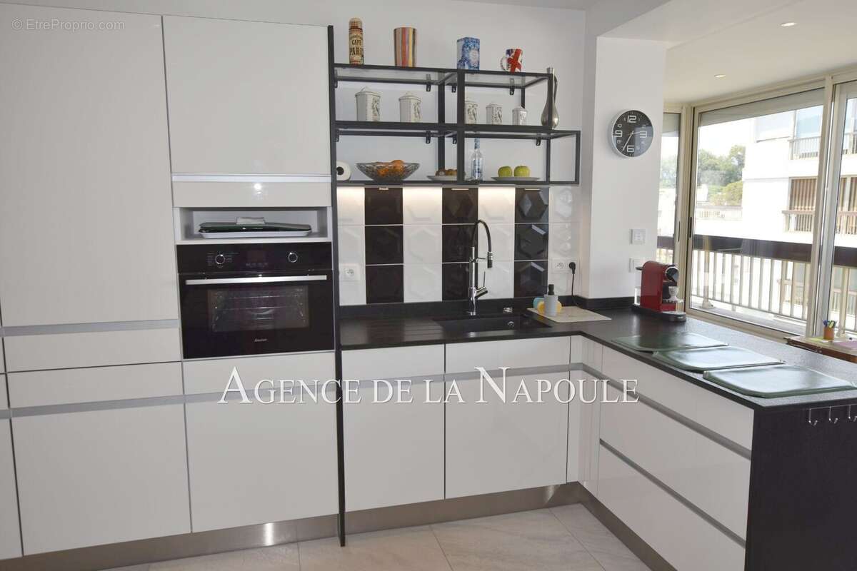 Appartement à MANDELIEU-LA-NAPOULE