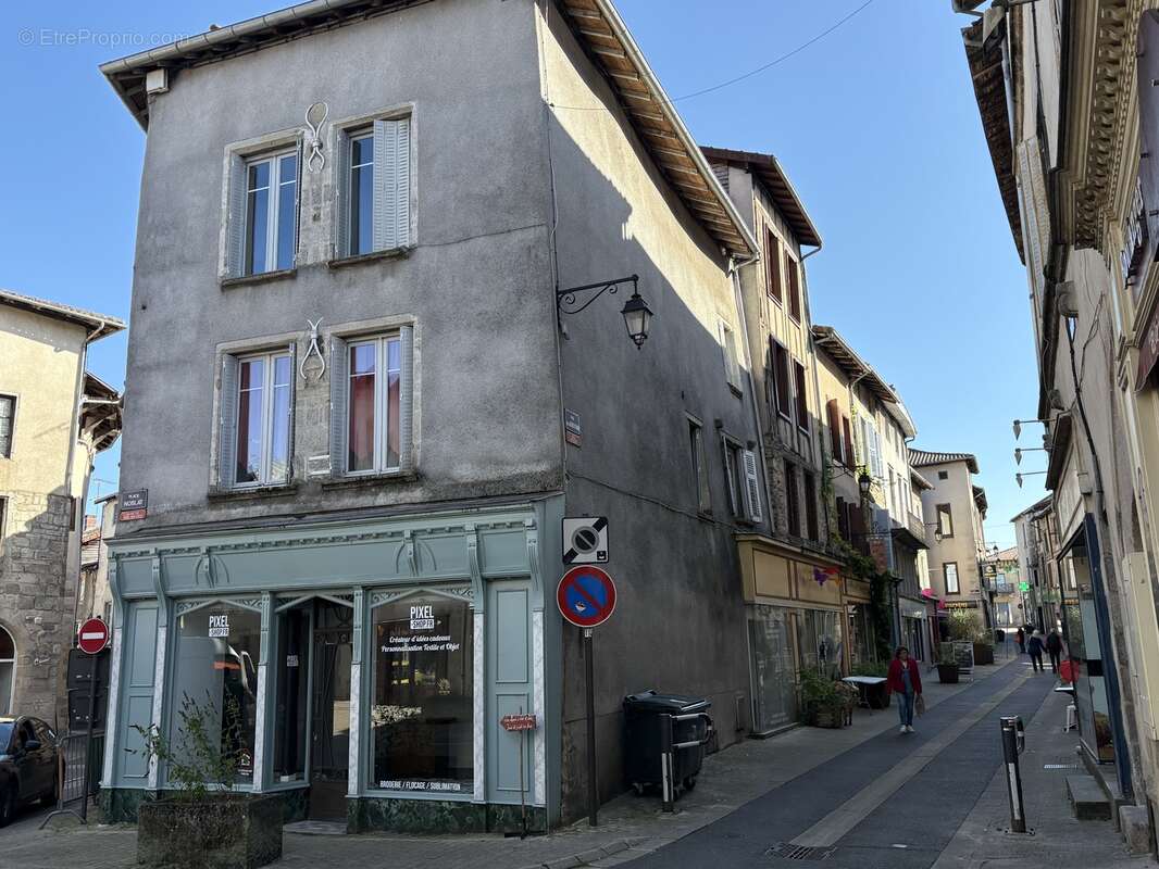 Appartement à SAINT-LEONARD-DE-NOBLAT