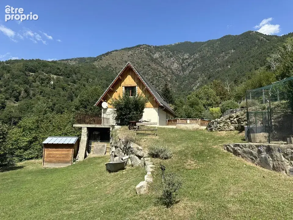 Propriété d'exception! Très beau chalet 4 pièces sur plus d'un hectare de terrain attenant. - photo 19