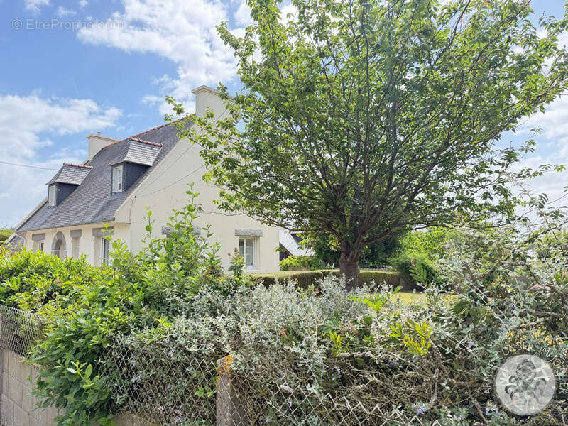 Maison à FREHEL