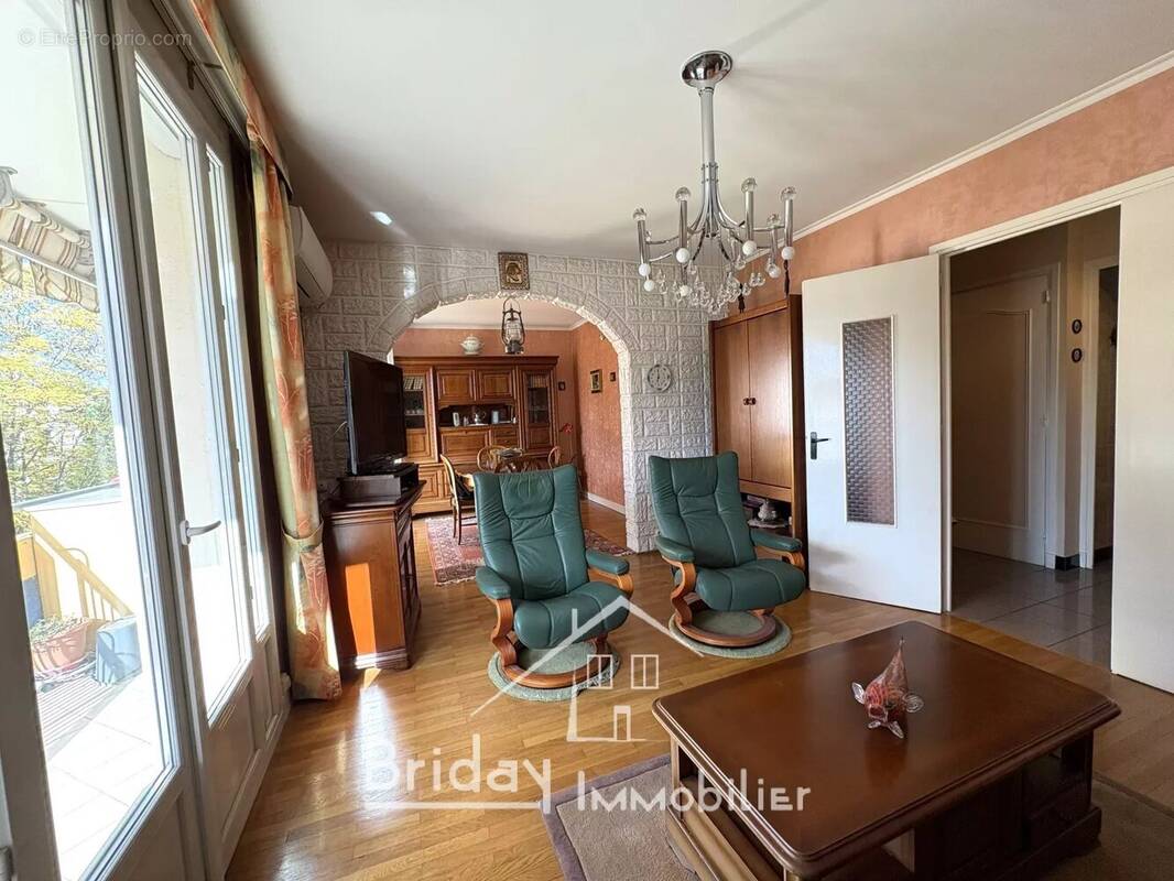 Appartement à TASSIN-LA-DEMI-LUNE