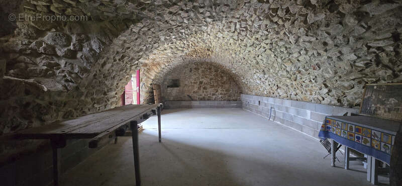 Ardèche, ensemble charmant de 2 maisons en pierres, avec terrasses, caves voutées et terrains attenants - photo 16