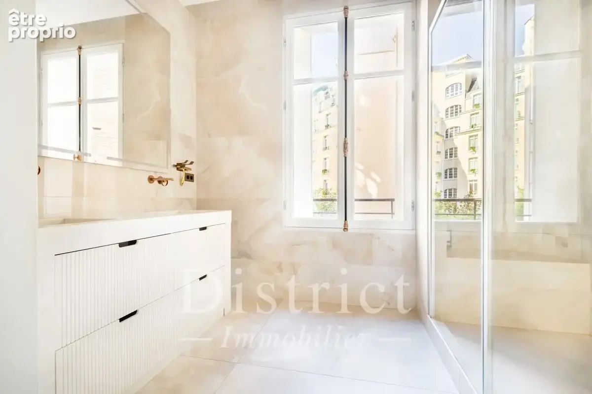 Parc Monceau / Étoile - 5 pièces de 191m². Charme de l’ancien - photo 11