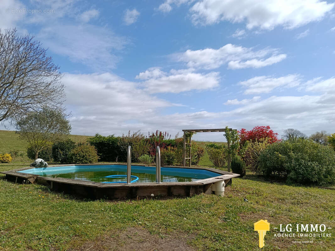 Maison rénovée avec dépendances au calme - photo 13
