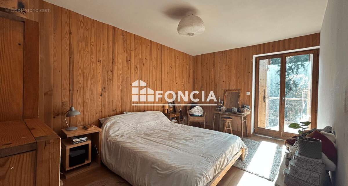 Maison à LES CHAPELLES