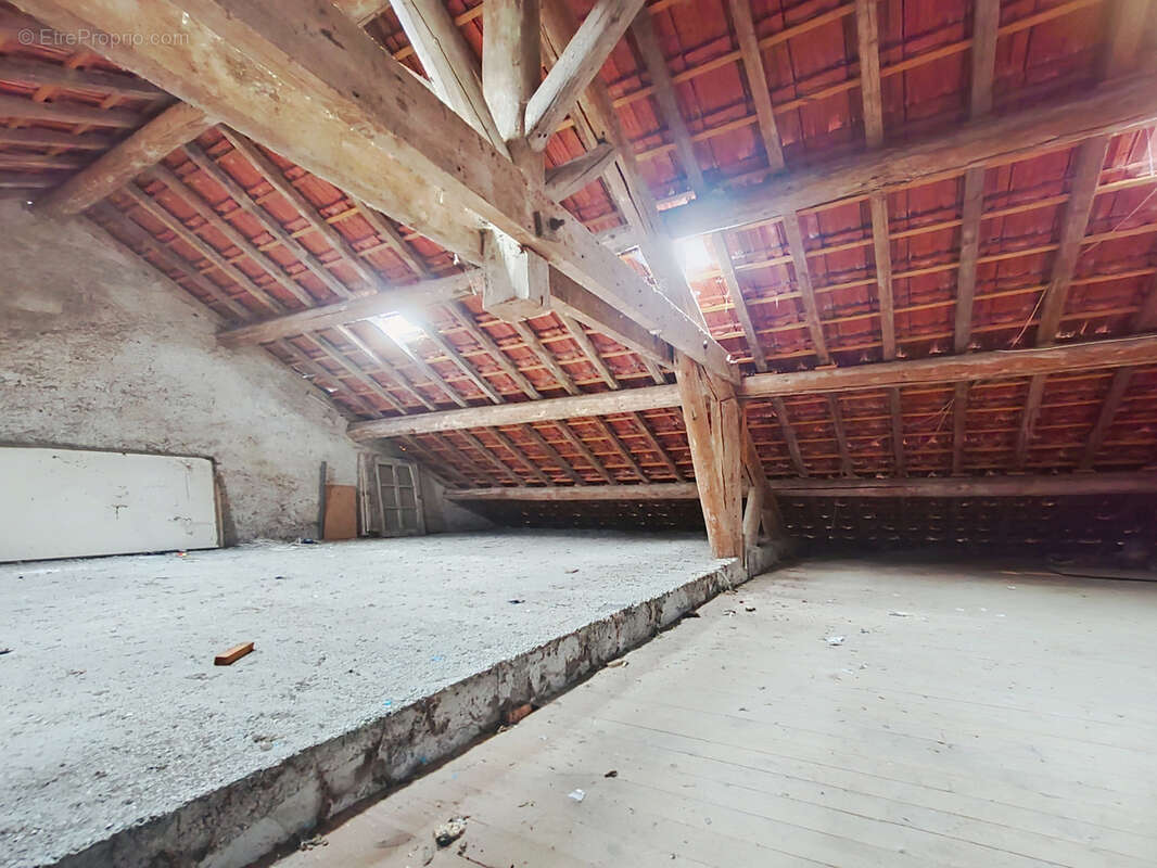 Maison à LAMORVILLE