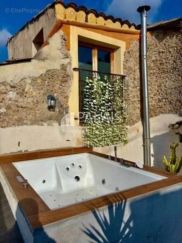 Appartement à ROQUEBRUNE-CAP-MARTIN