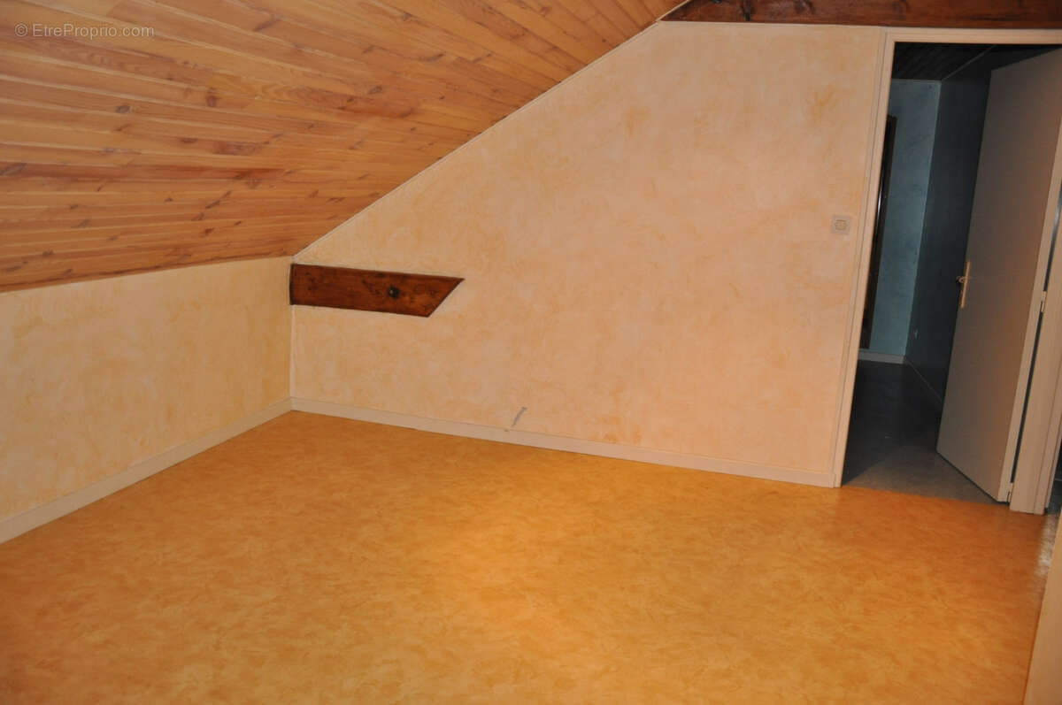 Jolie longère à la campagne, avec 6 chambres et 5610 m2 de terrain - photo 14