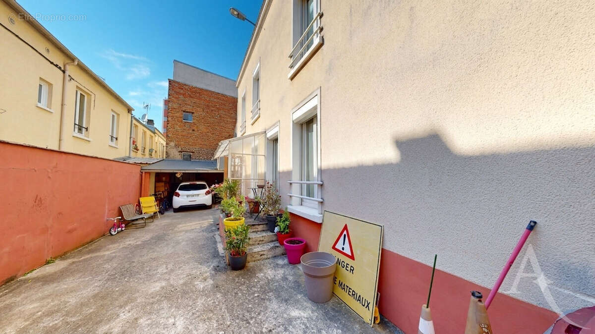 Maison à MONTREUIL