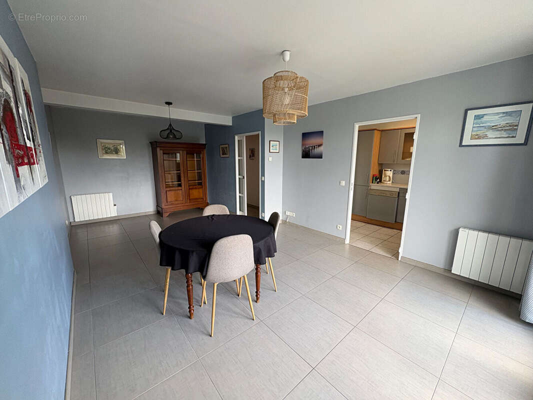 HAUBOURDIN - Appartement 3 pièces de 69 m² avec balcon plein sud, garage et parking - photo 2
