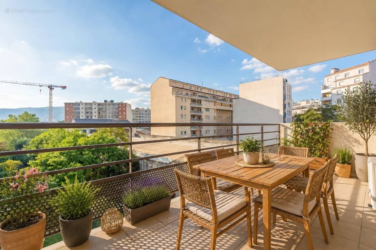 Appartement à MARSEILLE-8E
