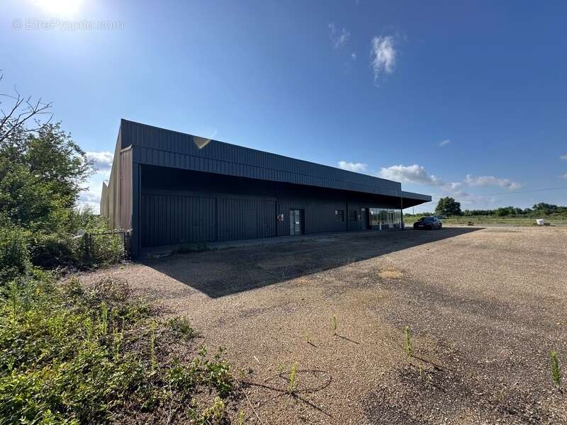 Commerce à VITRY-EN-CHAROLLAIS