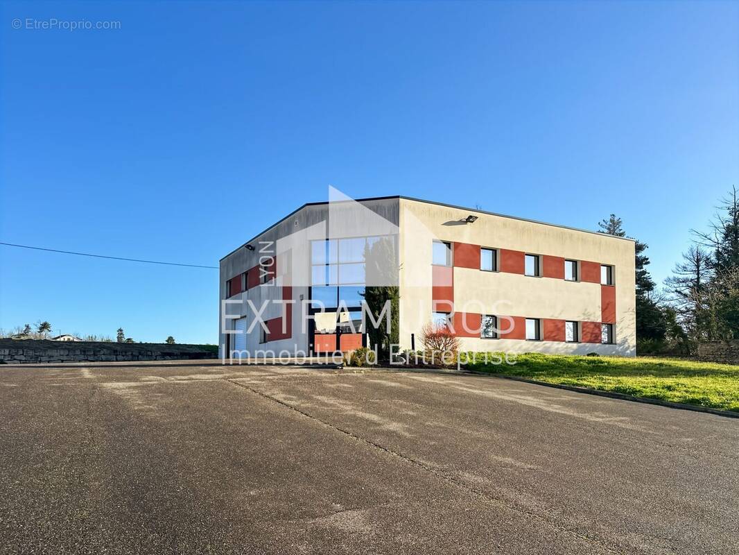 Commerce à VAUGNERAY