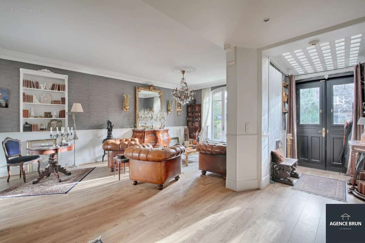 Maison à SAINT-MAUR-DES-FOSSES