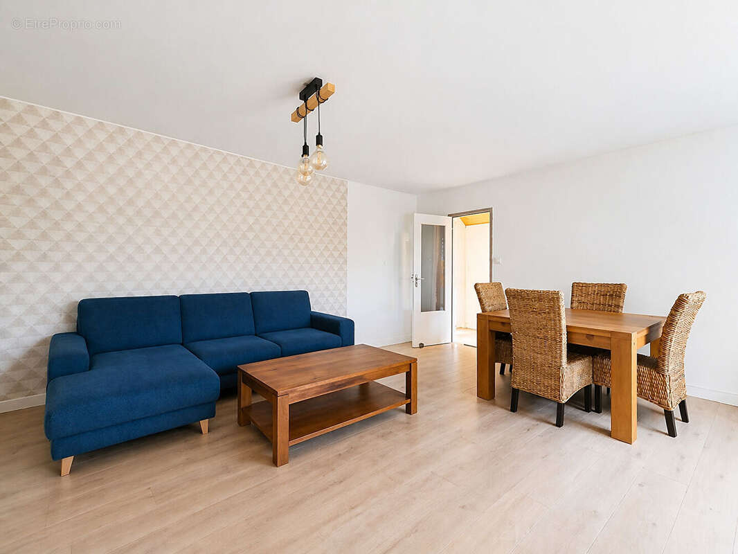 Appartement à SAINT-MARTIN-DE-CRAU