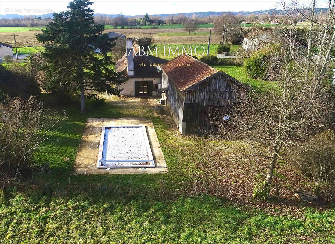 Propriété en pierre avec 4 chambres et dépendance - photo 10