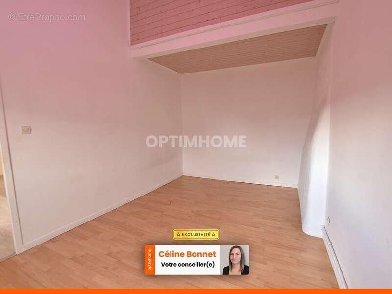 Maison à VIC-LE-COMTE