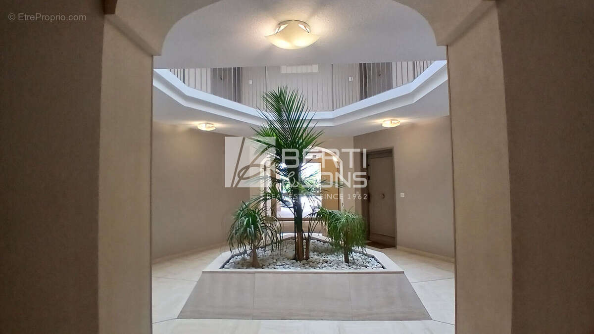 Appartement à MANDELIEU-LA-NAPOULE