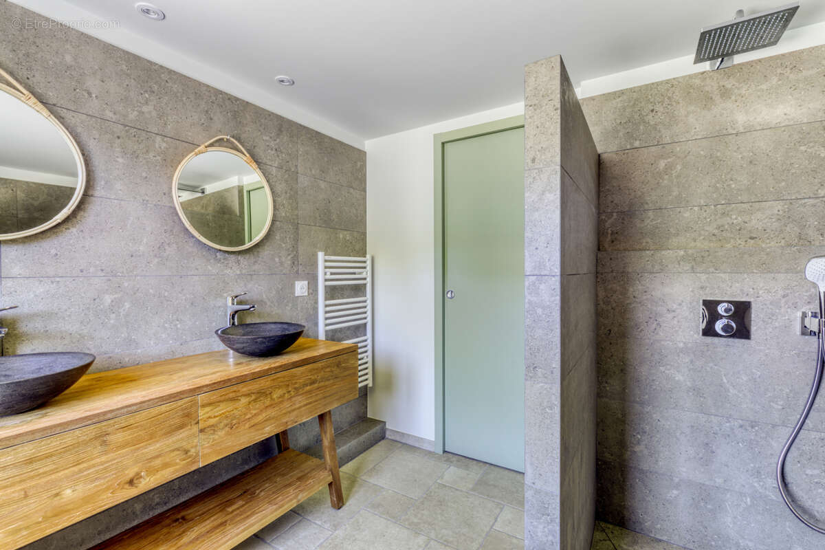 Maison à LA GARDE-FREINET