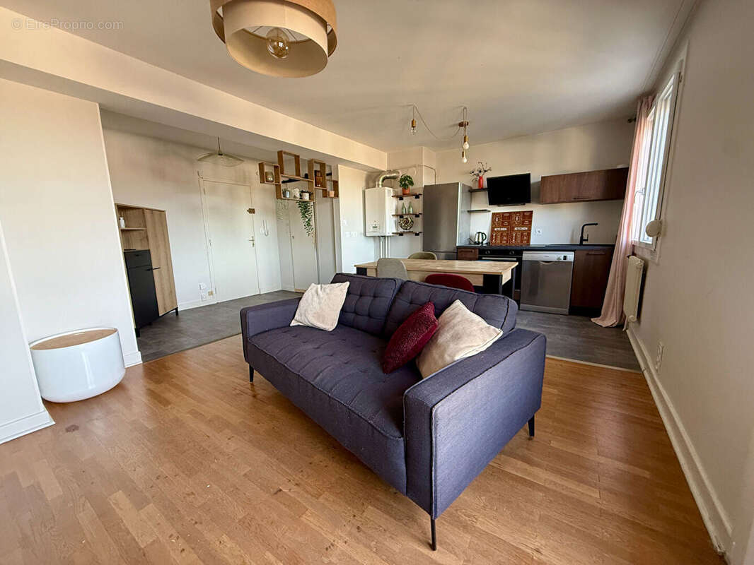 Appartement à MONTMOROT