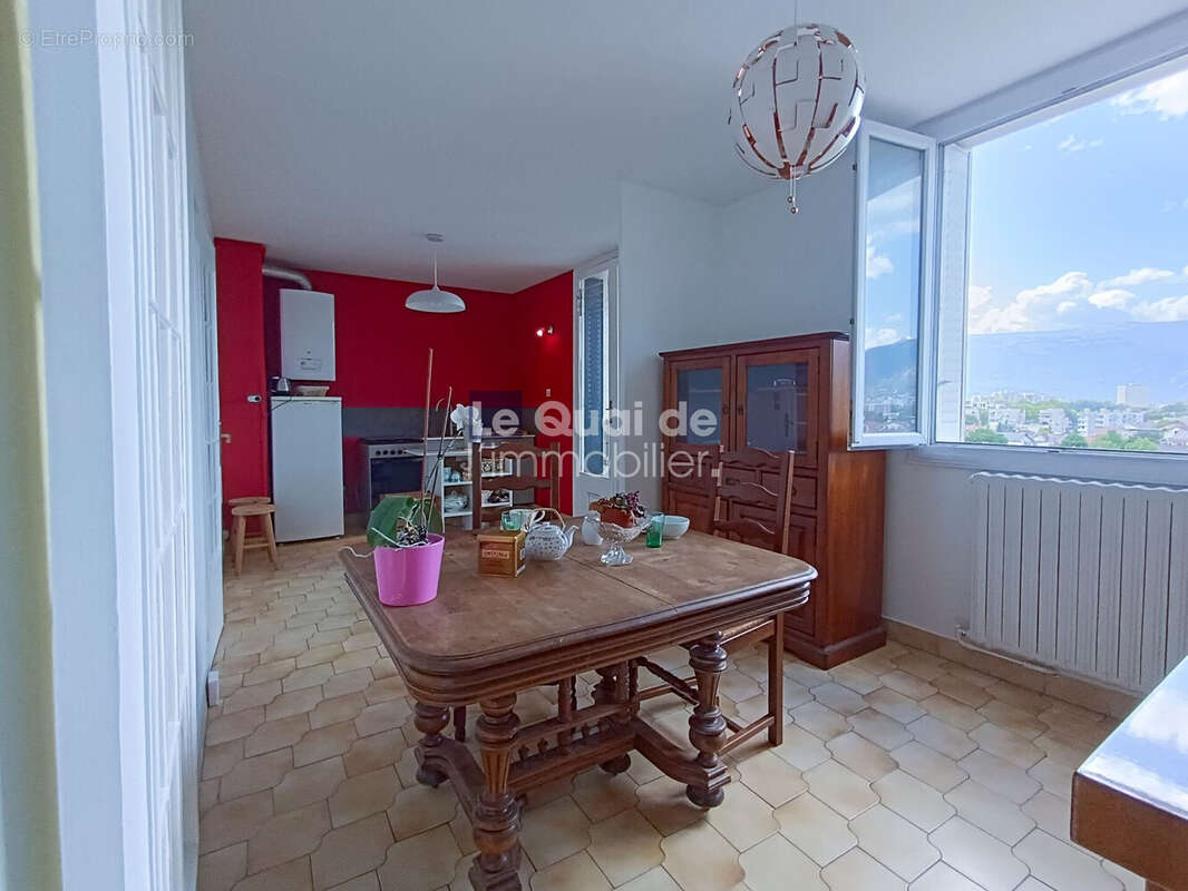 Appartement à SAINT-MARTIN-D&#039;HERES