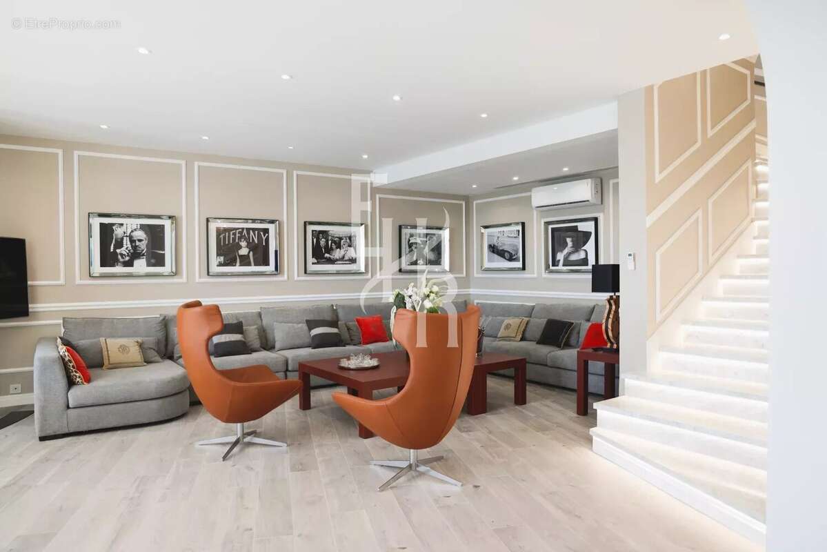 Maison à MANDELIEU-LA-NAPOULE