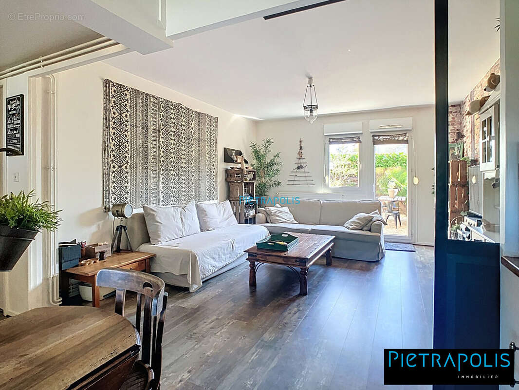 Appartement à SAINT-GEORGES-DE-RENEINS