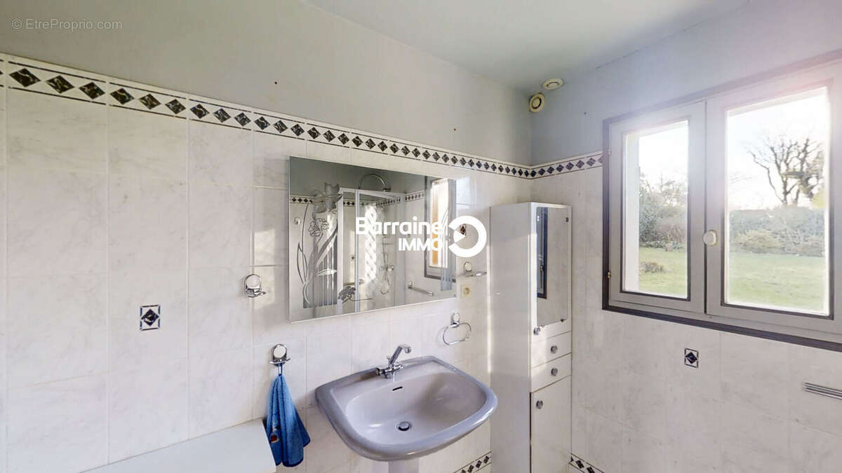Maison spacieuse à vendre à ARGOL - photo 8