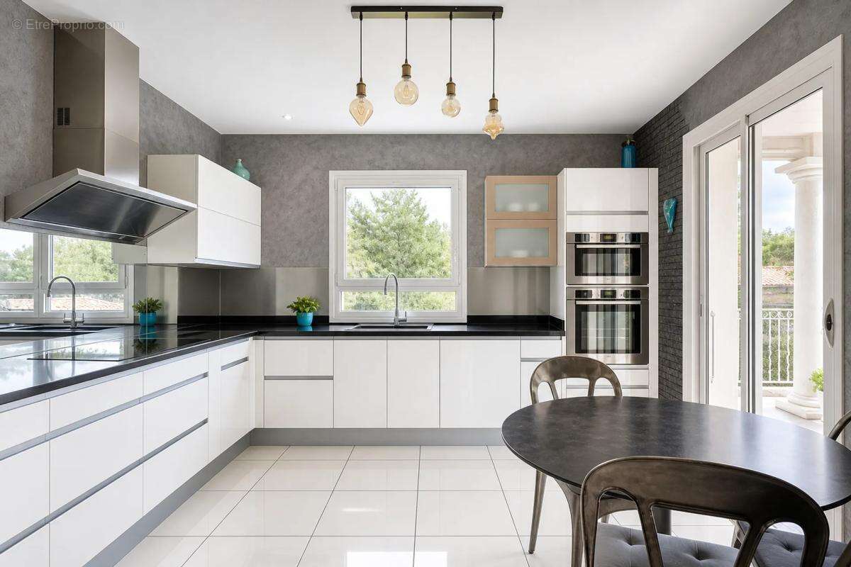 Charmante maison avec piscine à Saint-Laurent-de-Mure - photo 6