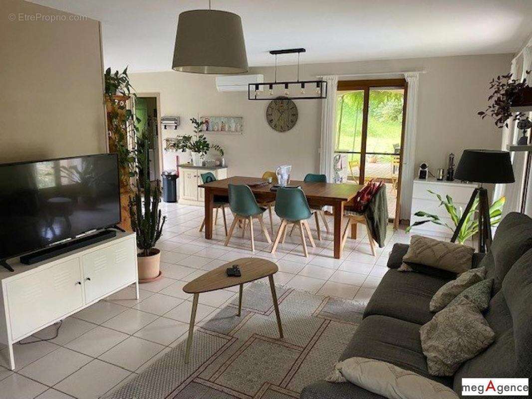 Maison à MIRAMBEAU