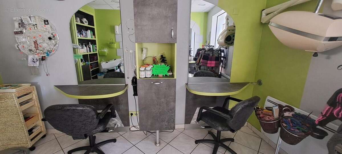 Photo 6 - Commerce à BAUGE